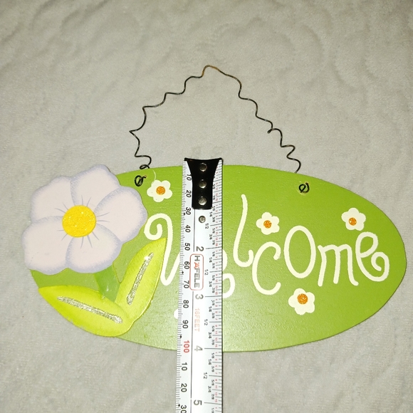 Vintage Spring "Welcome" Sign - Picture 6 of 7